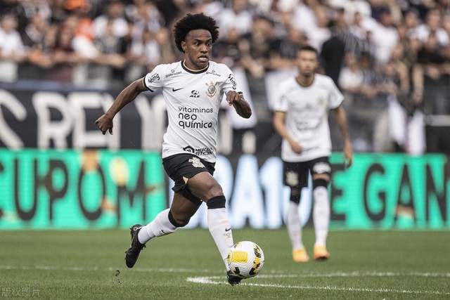 贝尔16+9广东胜四川 胡金秋25分广厦险胜山东